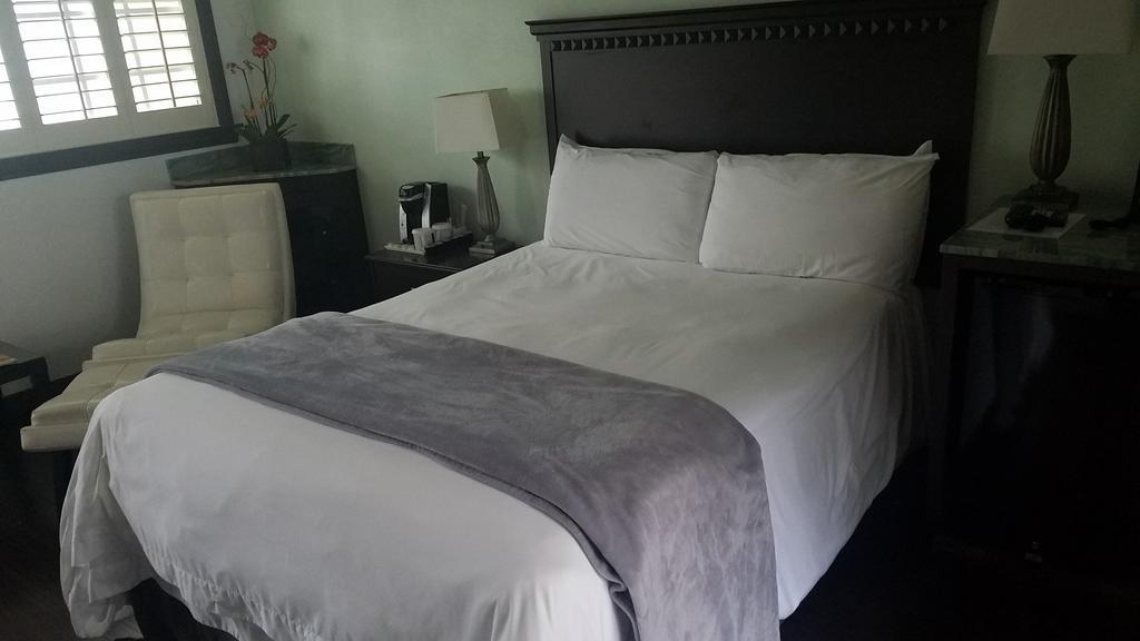 Malibu Country Inn Eksteriør billede