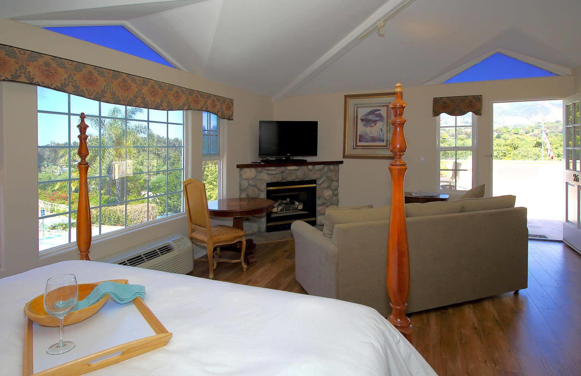 Malibu Country Inn Eksteriør billede